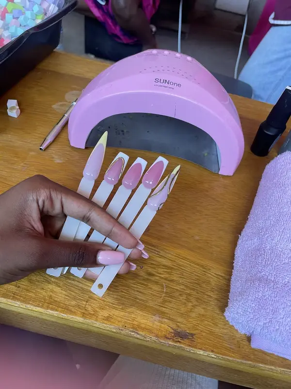 Design de sobrancelhas, Manicure, Nail design, Maquiagem Profissional e Artística