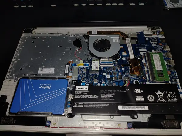 Informática. Manutenção em notebooks e desktops. Rede residencial.