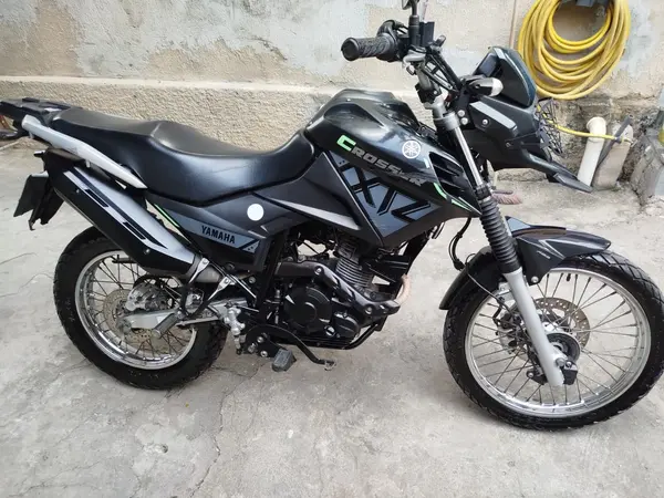 Serviços de ajudante de fretes e mudanças e moto taxi