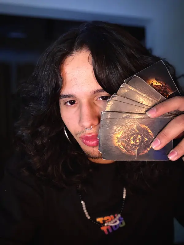 Leitura de Cartas, trabalhos espirituais, tarot, baralho cigano, oráculo de exu.